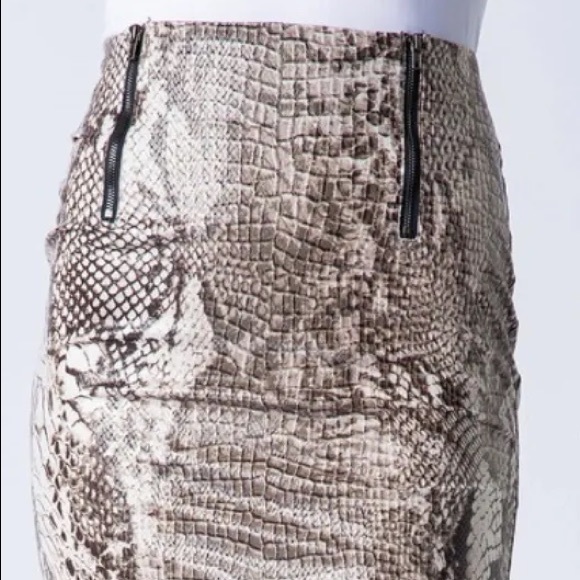 AALIYAH SNAKE PRINT SKIRT - Picture 1 of 2